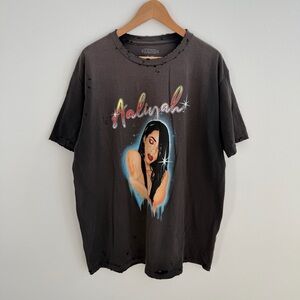 Aaliyah black distressed tee